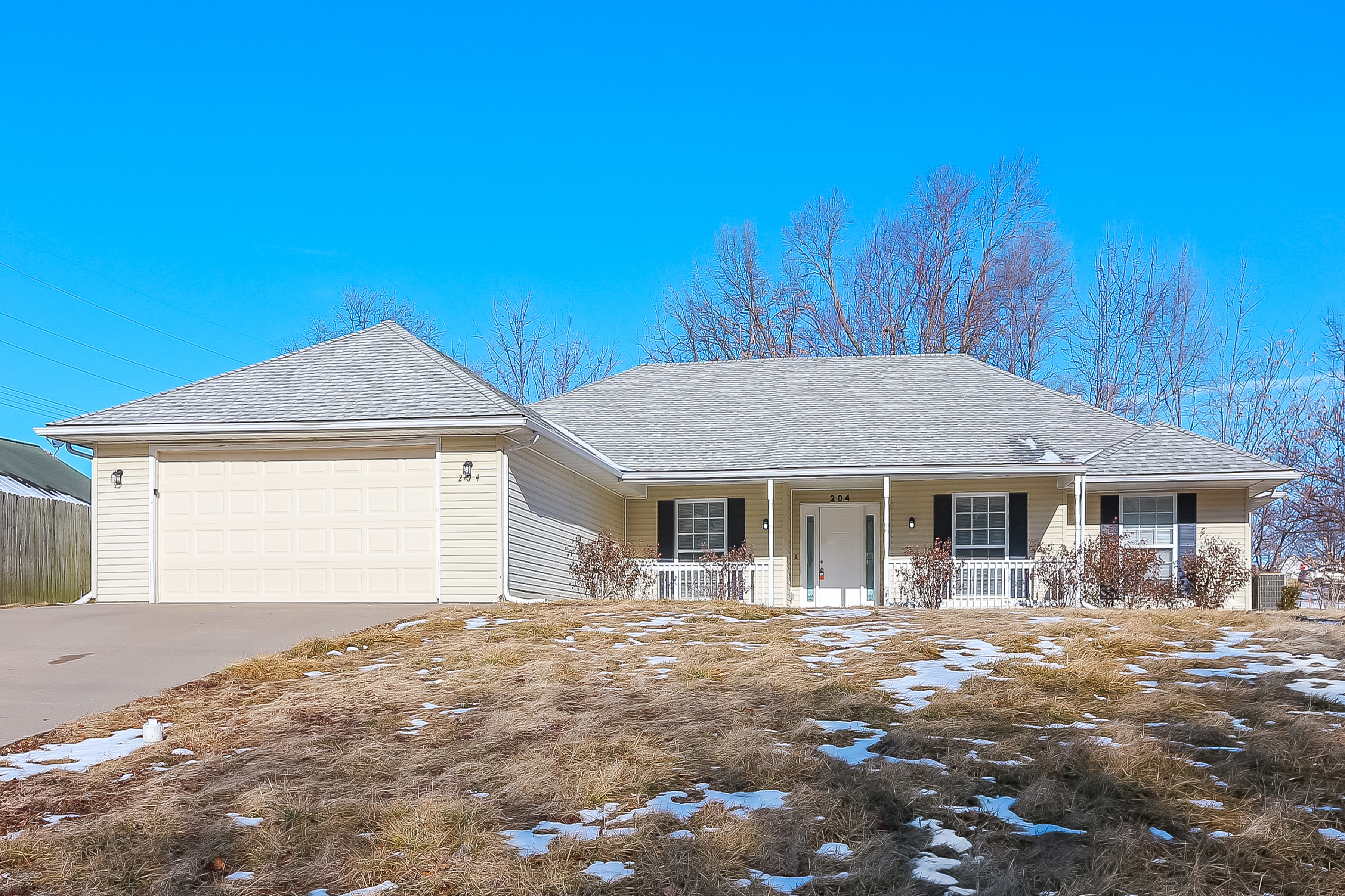 204 W 24TH ST HIGGINSVILLE, MO 64037